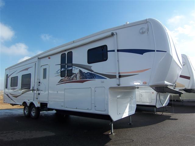 Used 2008 Heartland Big Horn 3670RL Fifth Wheel For Sale